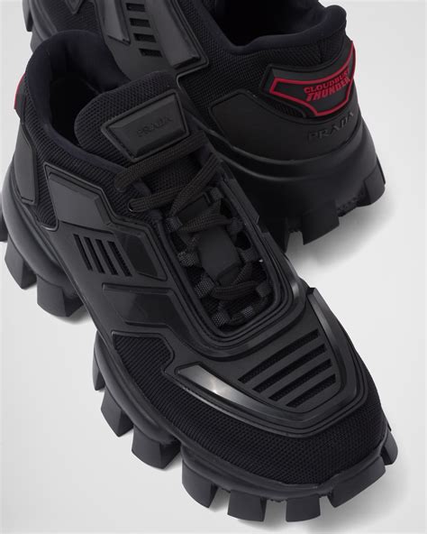 prada clousbust